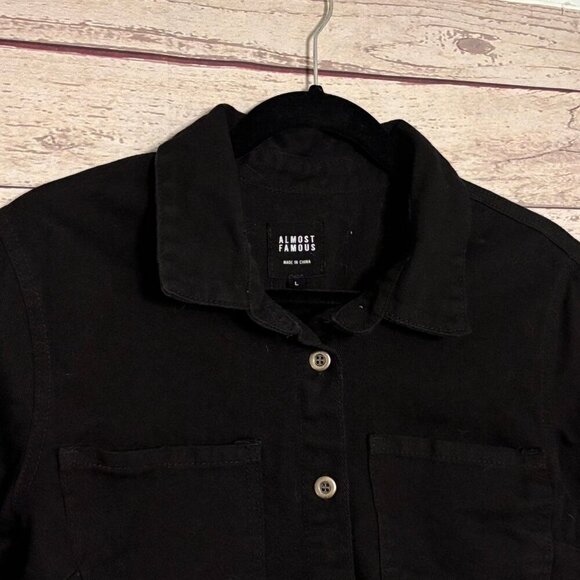 Almost Famous Distressed SS Cropped Shacket Large - Picture 4 of 6